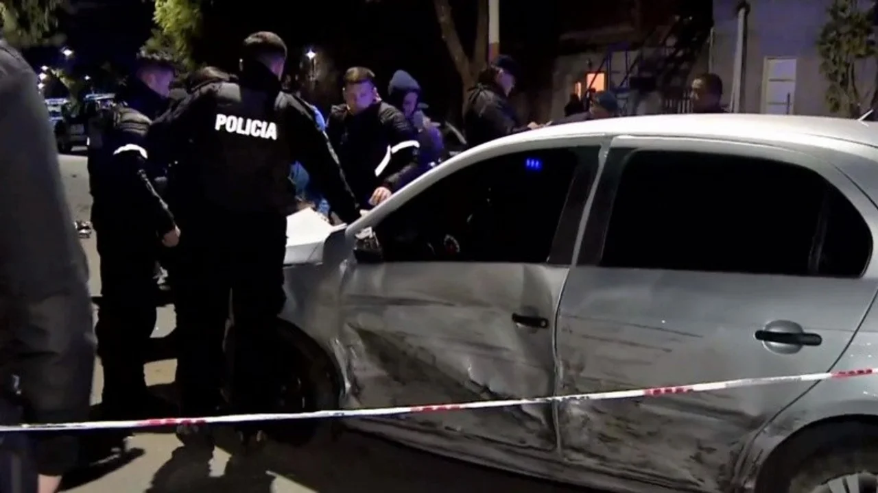 El conductor del Volkswagen Gol color gris fue arrestado. (Foto: Rosario3)