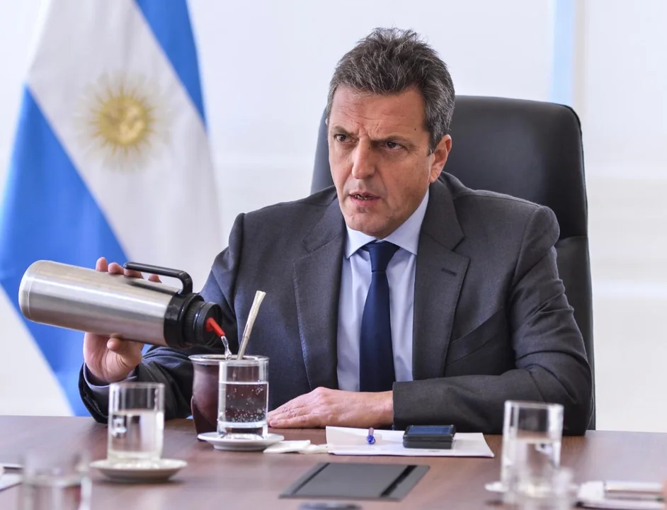Massa acelera negociaciones para que el FMI adelante U$D 8.500 millones