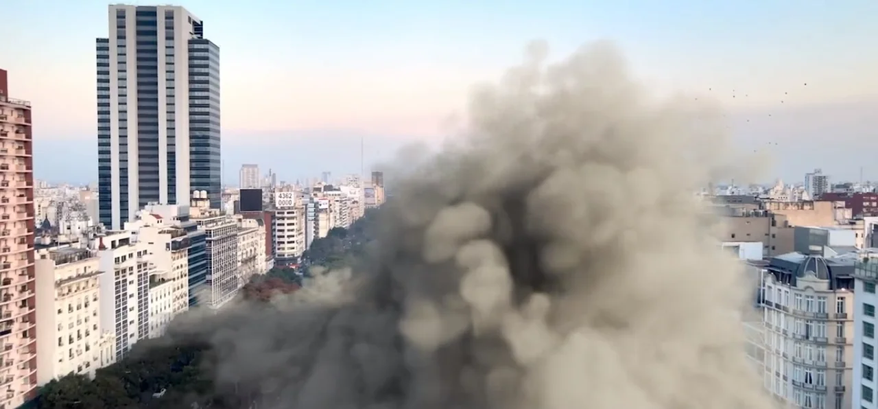 Moritán emuló la demolición de Desarrollo Social y volvió a generar polémica