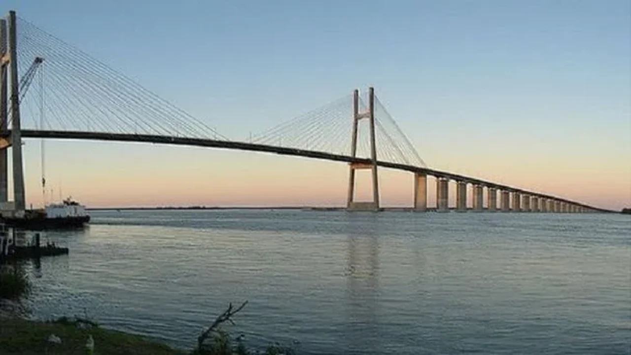 Recién el jueves el puente Rosario-Victoria recuperará parte de su iluminación