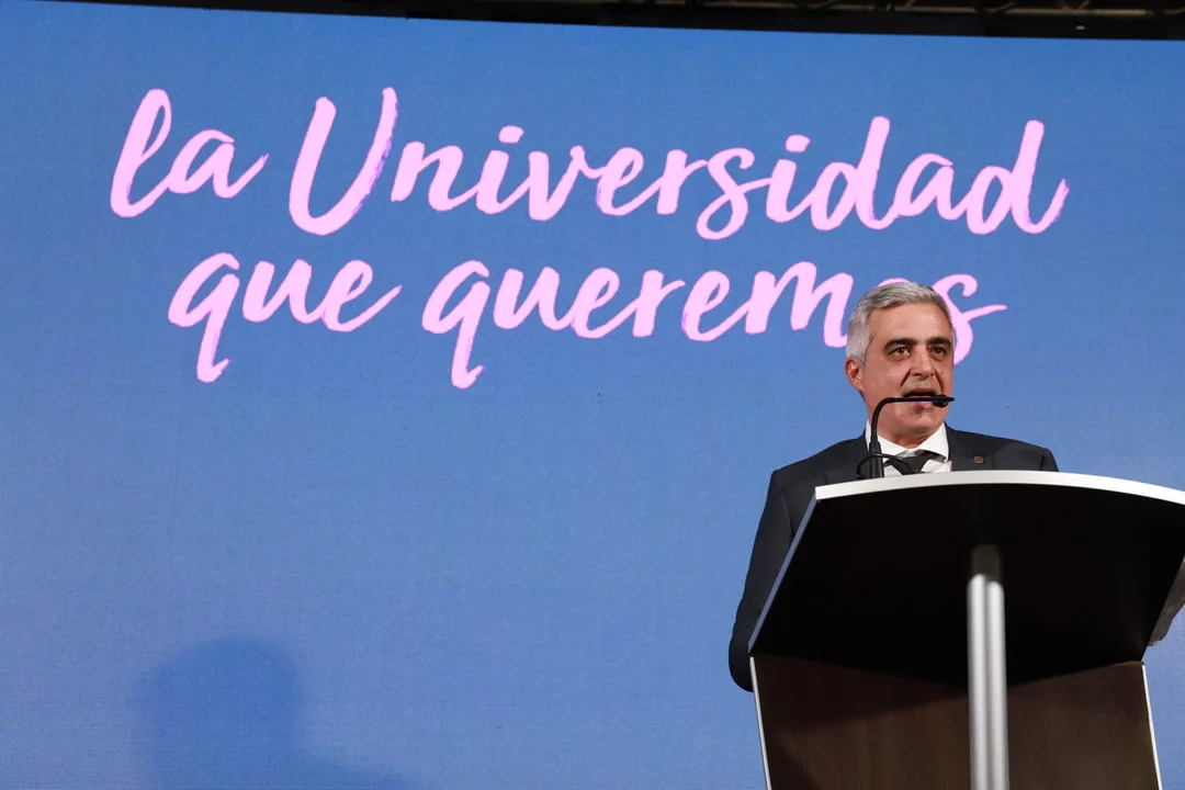 Franco Bartolacci asumió un nuevo mandato como rector de la UNR