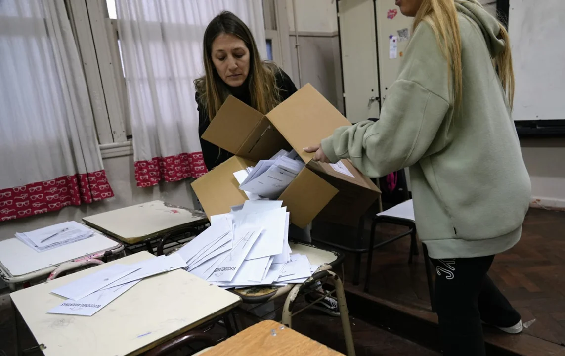 Terminó la votación, al menos en Santa Fe, y empieza el escrutinio.