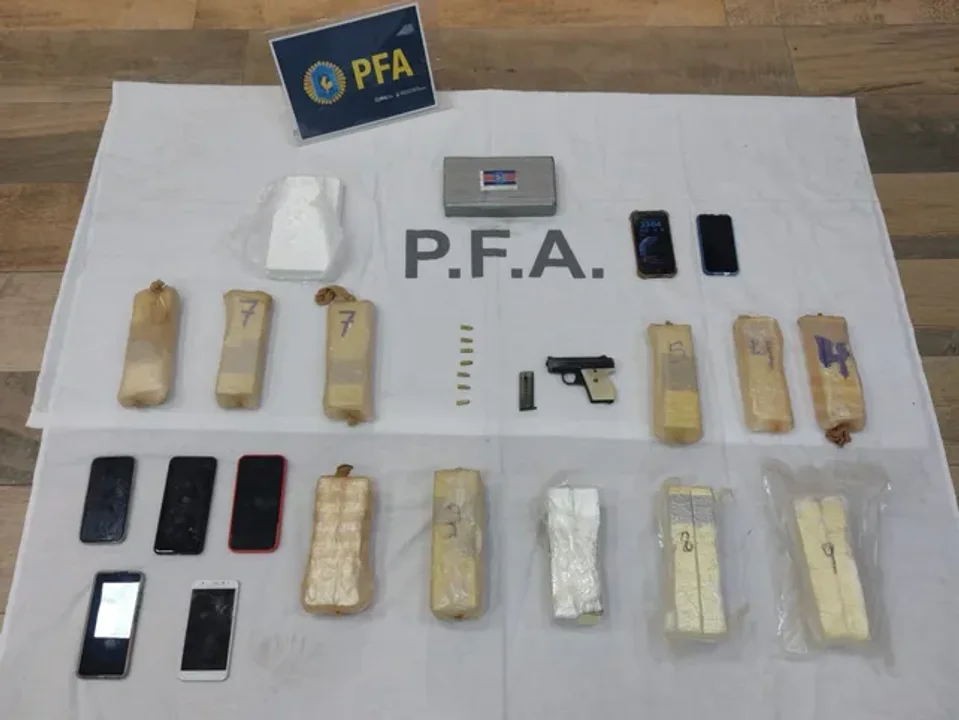 Detienen a 6 personas e incautan 11 kilos de cocaína con el logo del PSG