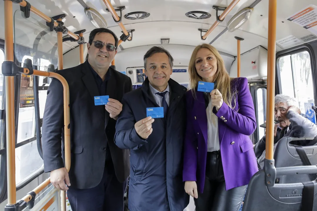 Giuliano lanzó la prueba piloto del sistema de acreditación de cargas dentro de los colectivos