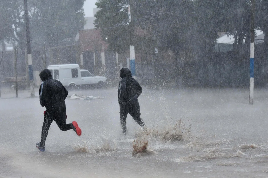 Hasta cuándo seguirá lloviendo