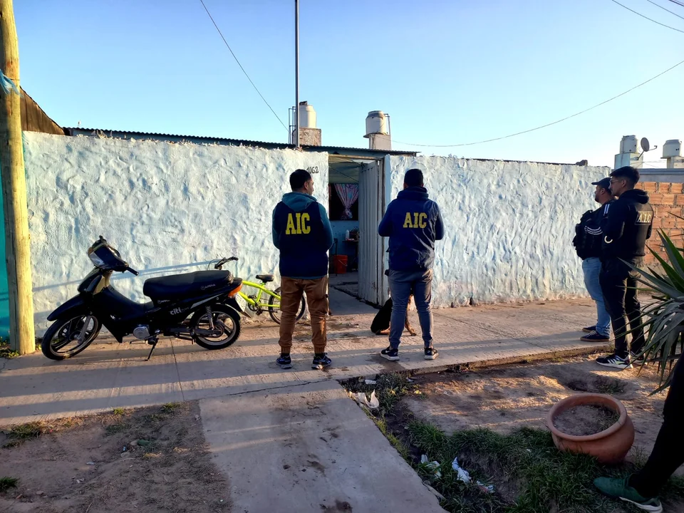 Detienen a una mujer por incitar a saqueos