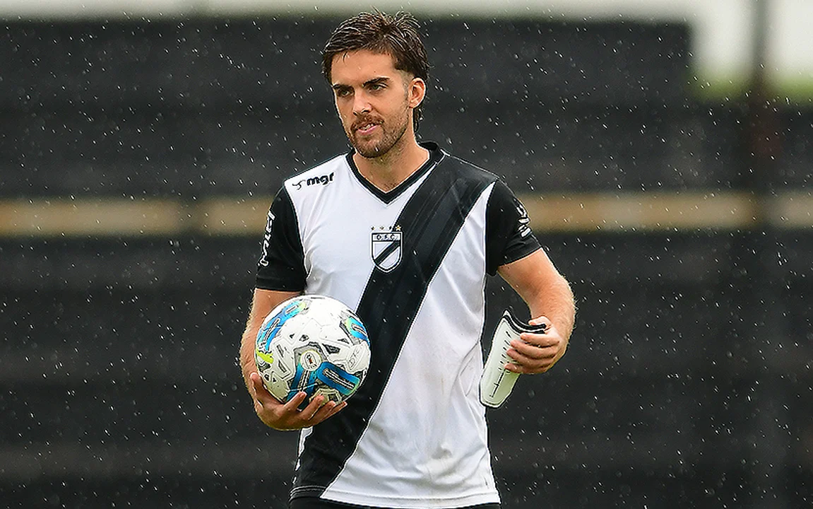 Newell's a punto de cerrar un delantero uruguayo