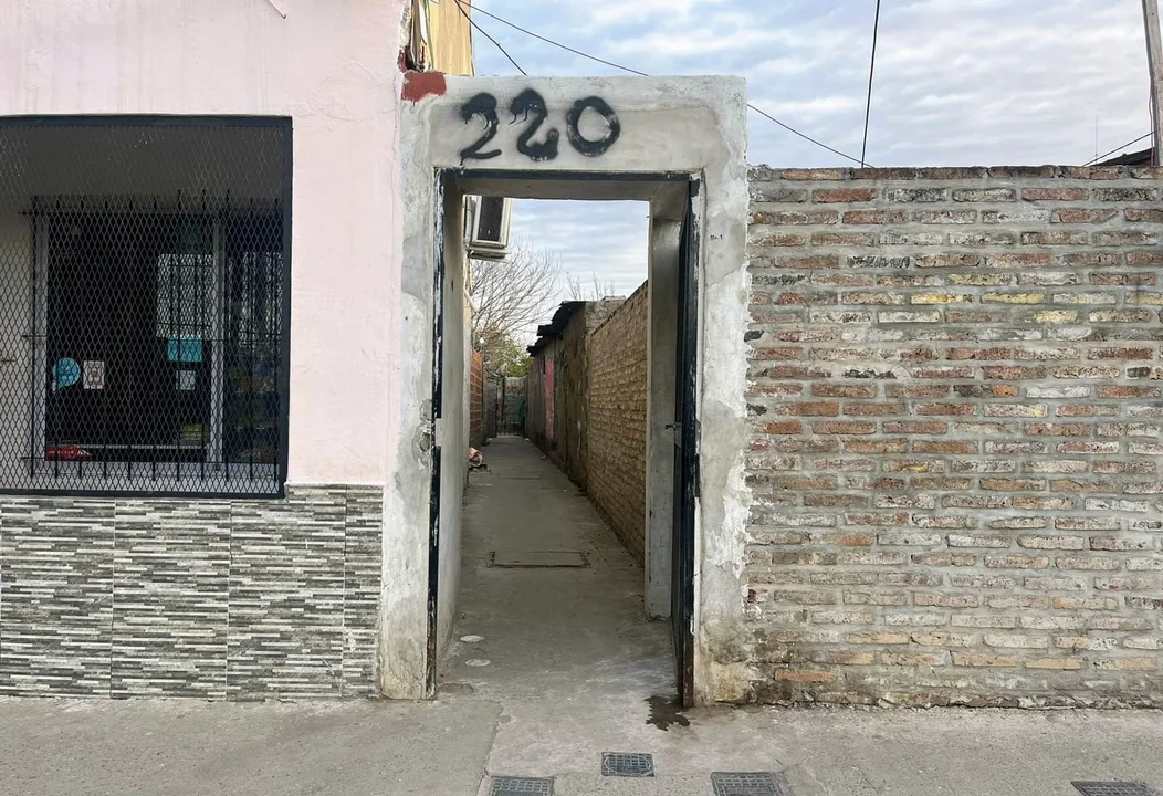 Al grito de ¡Policía!, acribillaron a balazos a un hombre en su casa