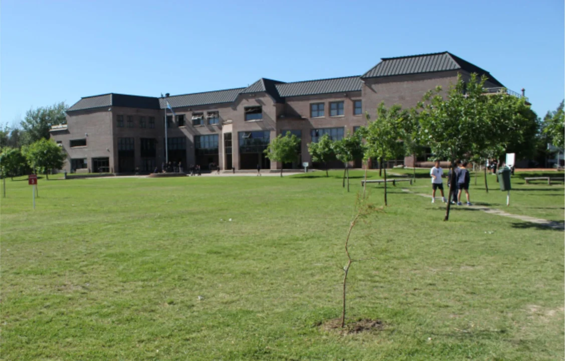 Denuncian un caso de abuso en el Colegio Los Arroyos ¿Qué dice la institución?
