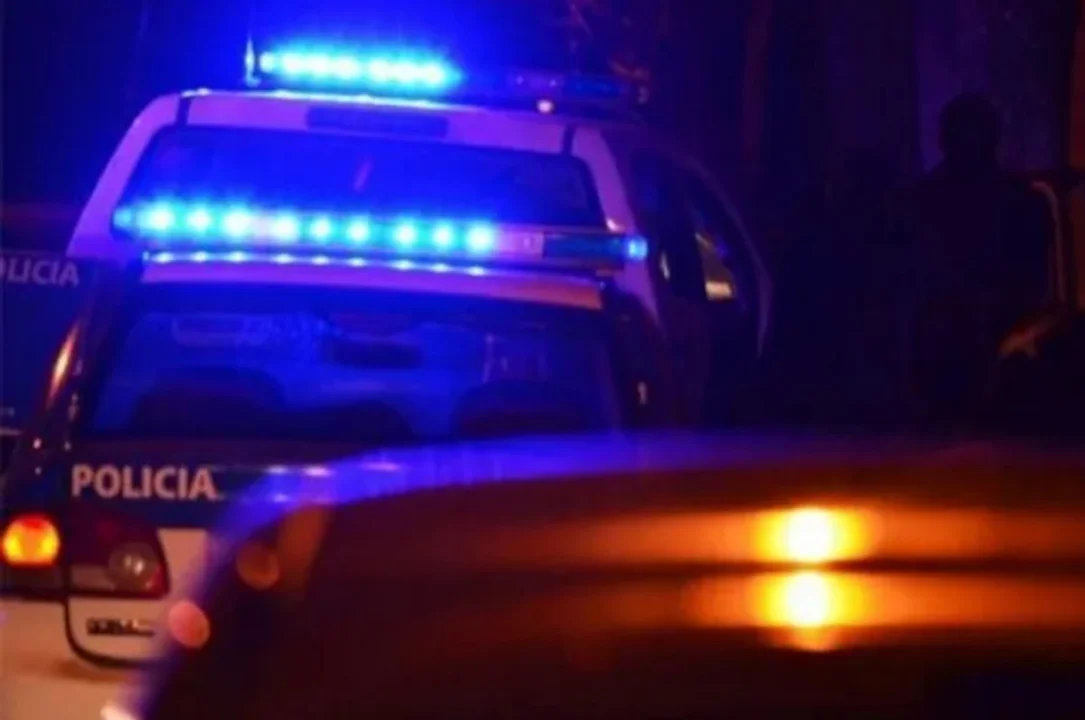Comando aprehende a tres personas y decomisa 119 envoltorios de cocaína