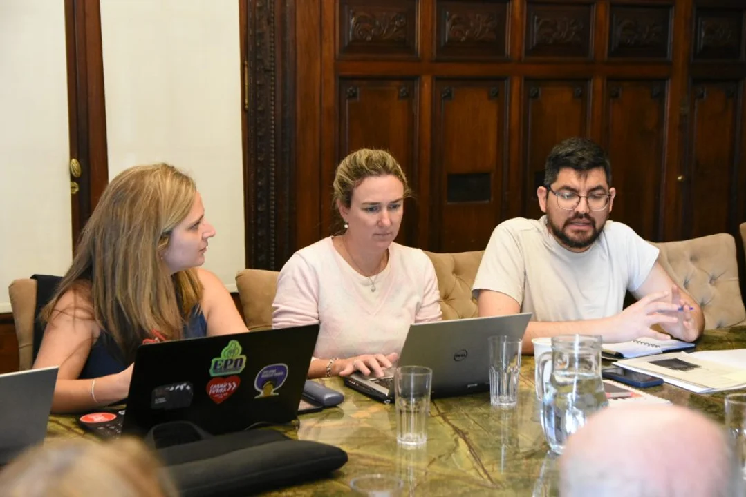 La comisión de Nomenclatura discutió el proyecto que este jueves fue aprobado por los concejales y concejalas.