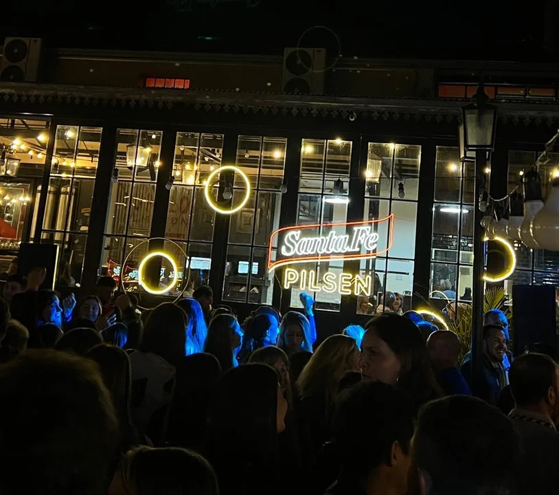 Cerveza Santa Fe Pilsen disfraza de frescura la Fiesta de Disfraces de Paraná