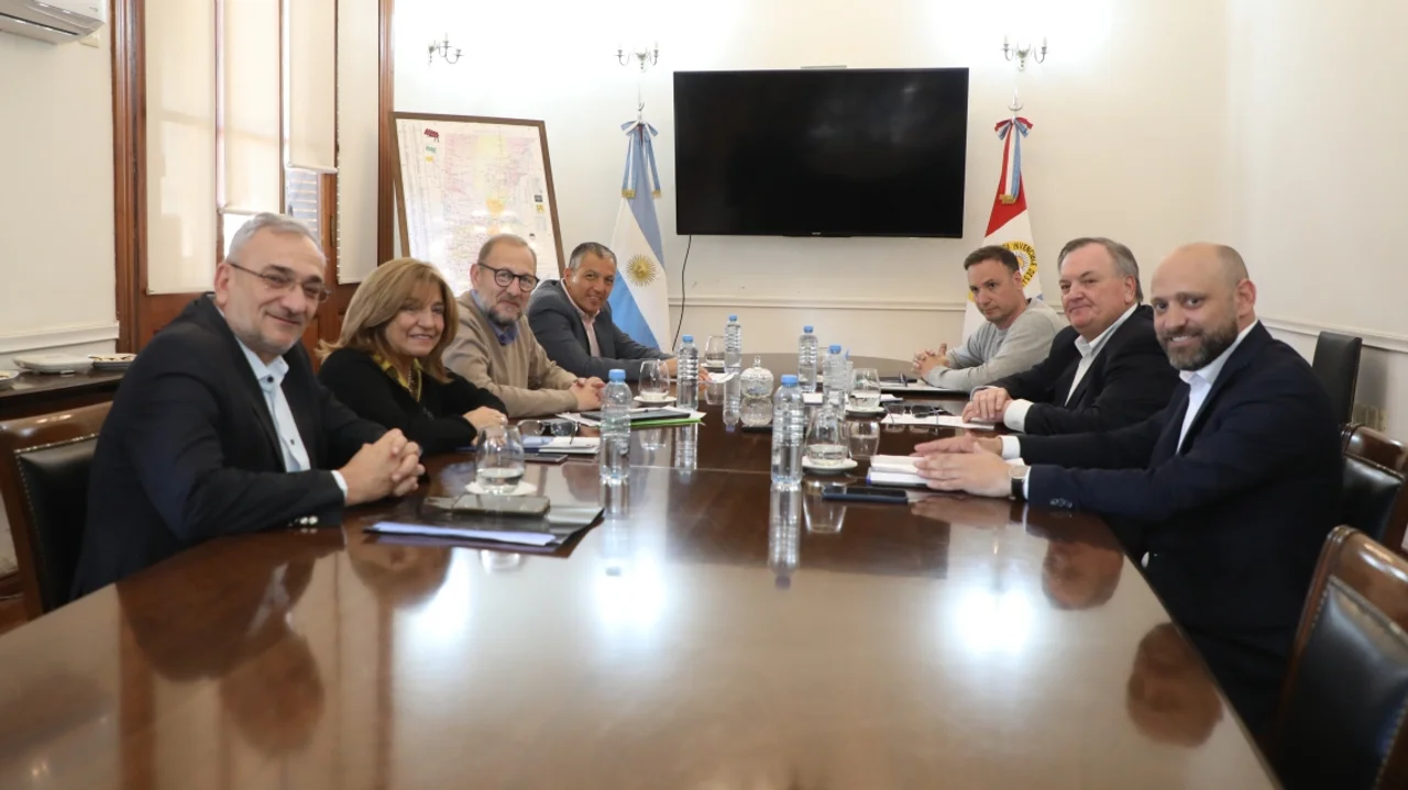 Nueva reunión de transisión del Gobierno Provincial