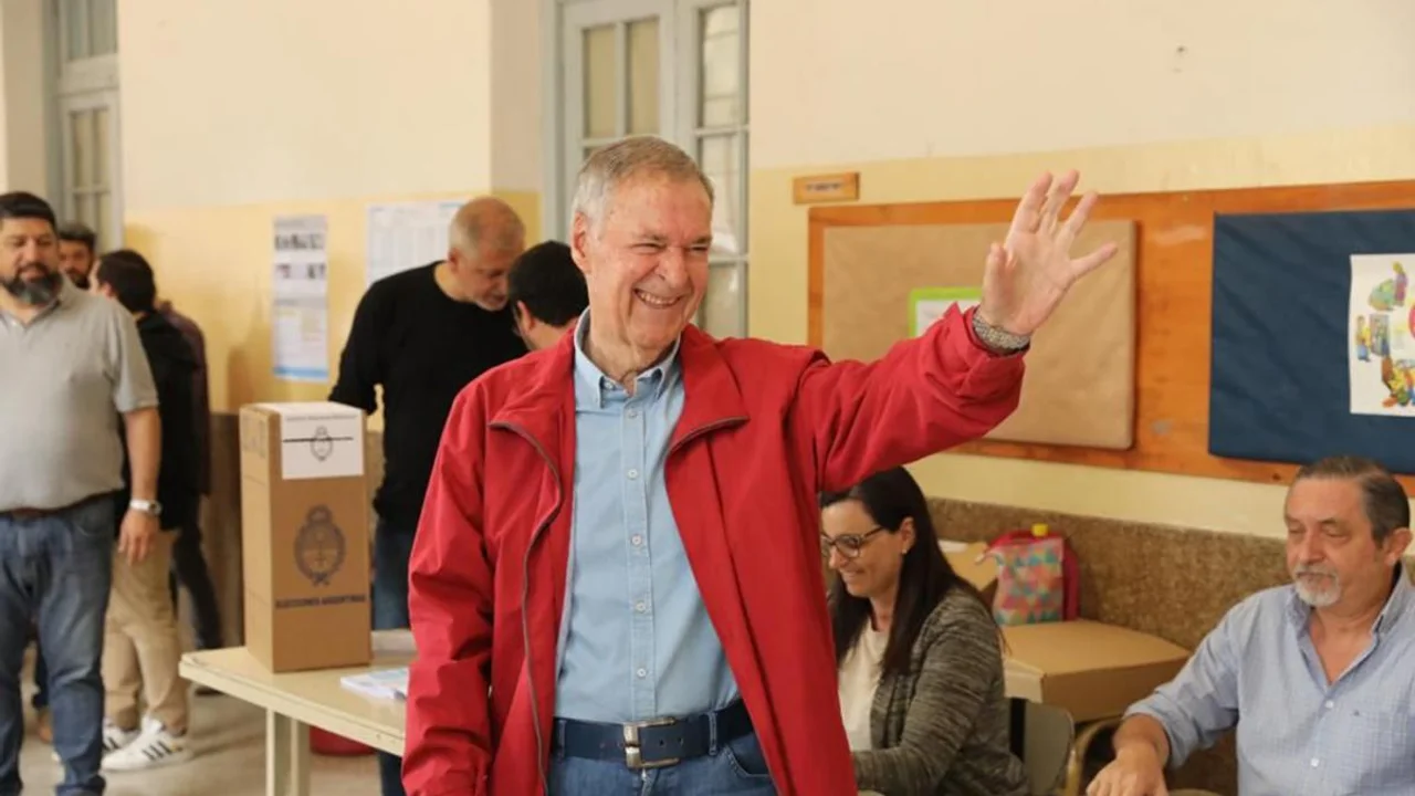Votó Schiaretti: "Definimos qué Argentina vamos a tener en el futuro"