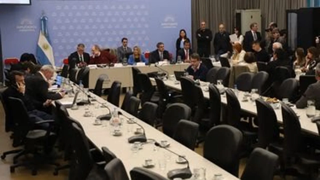 Presupuesto 2024: se comienza a discutir proyecto con separata impositiva