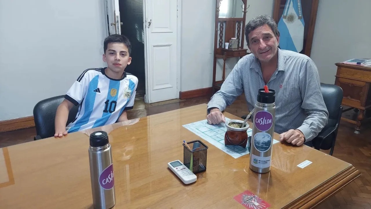 El Intendente Golosetti recibió a un joven abanderado de la ciudad