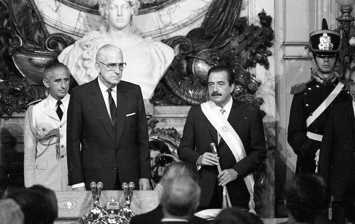 Alfonsín y el triunfo electoral que inició el recorrido democrático en Argentina