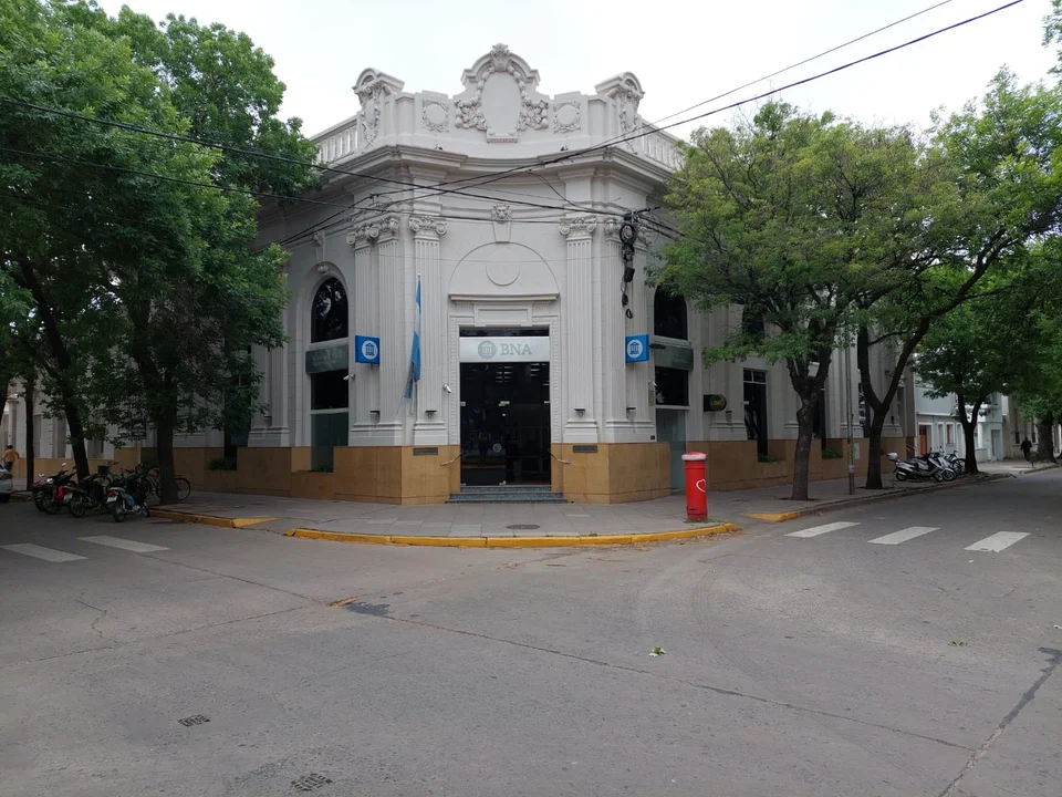 El próximo lunes los bancos no abrirán sus puertas