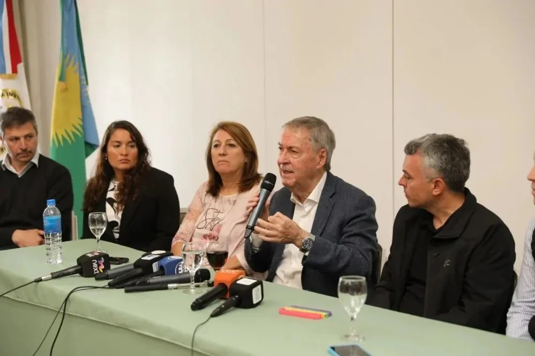 El guiño y algo más del socialismo a Massa