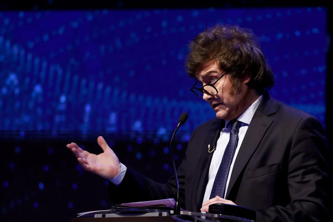 La Libertad Avanza solicitó cambiar las reglas del debate: Milei quiere leer
