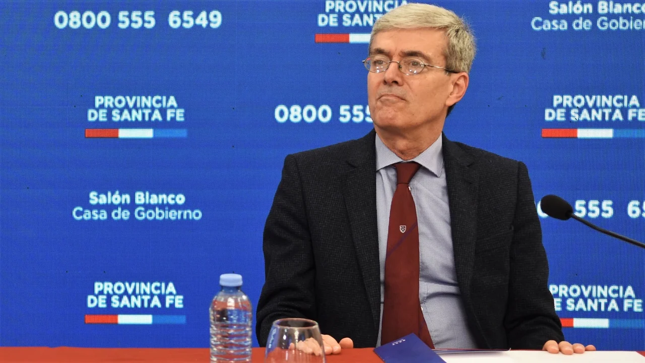 El ministro Agosto envió a Legislatura el Presupuesto para el primer año de Pullaro