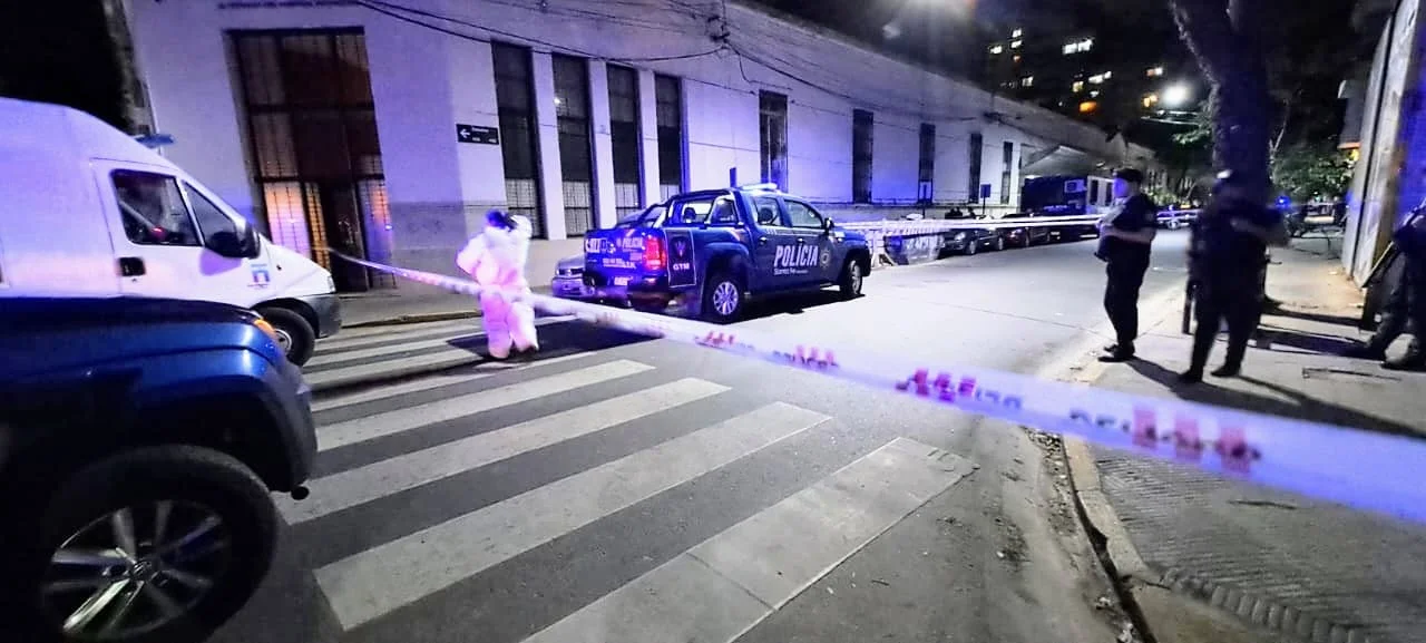 "Entraron a los tiros adonde atienden los médicos"