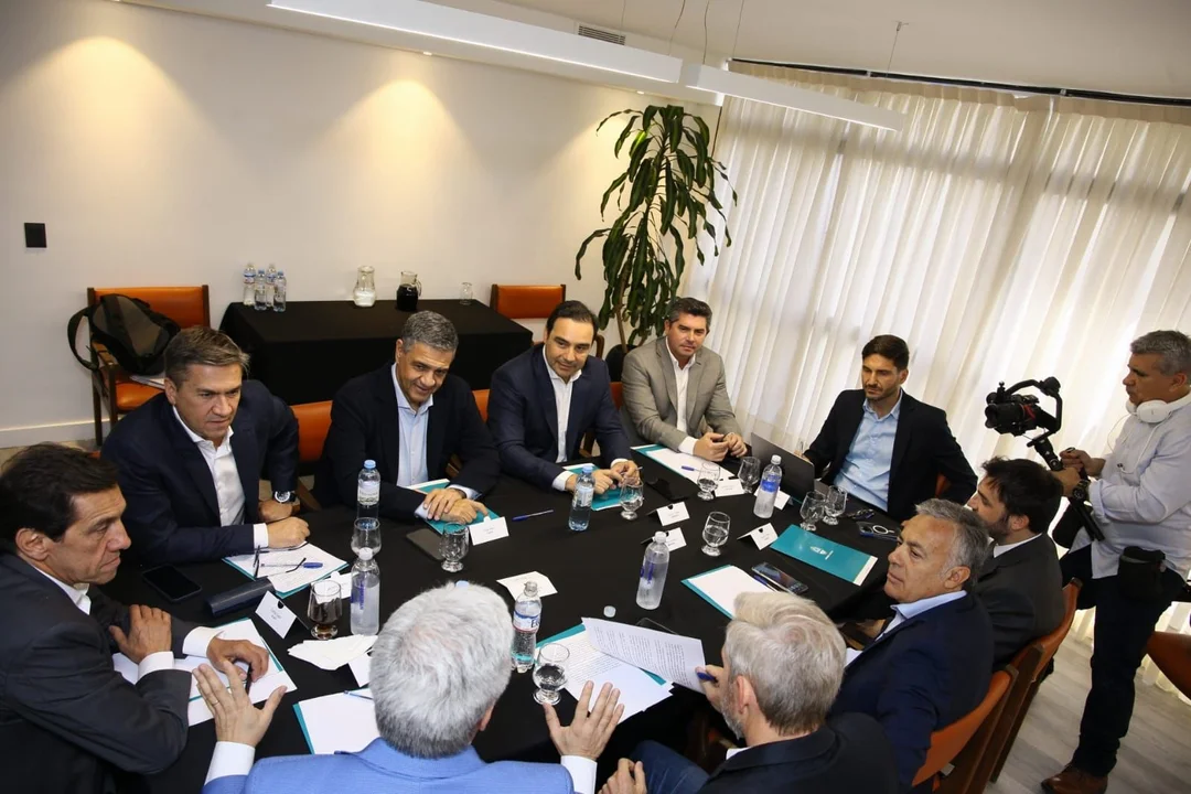 Los gobernadores de JxC se comprometen "con el cambio" y piden ser tenidos en cuenta