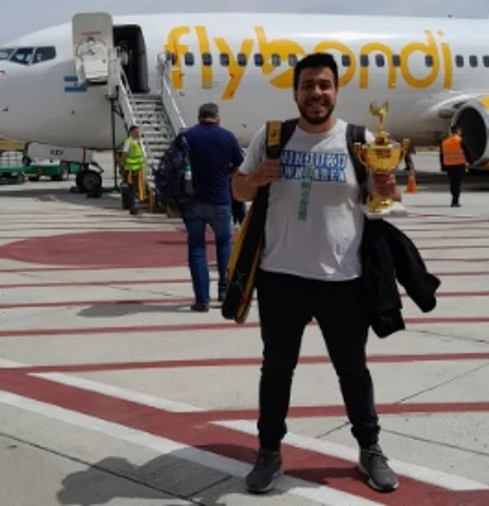Viaja con la copa, Emi Demarchi campeón en Segunda Categoría.