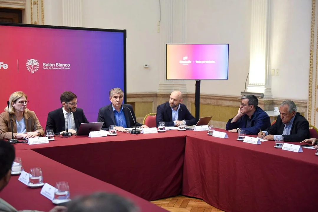 La reunión se hizo en la sede de Gobierno en Rosario.