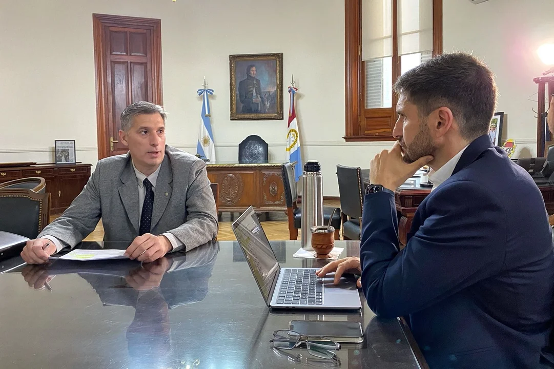 La postura del gobierno provincial y de la oposición ante el mega DNU de Milei