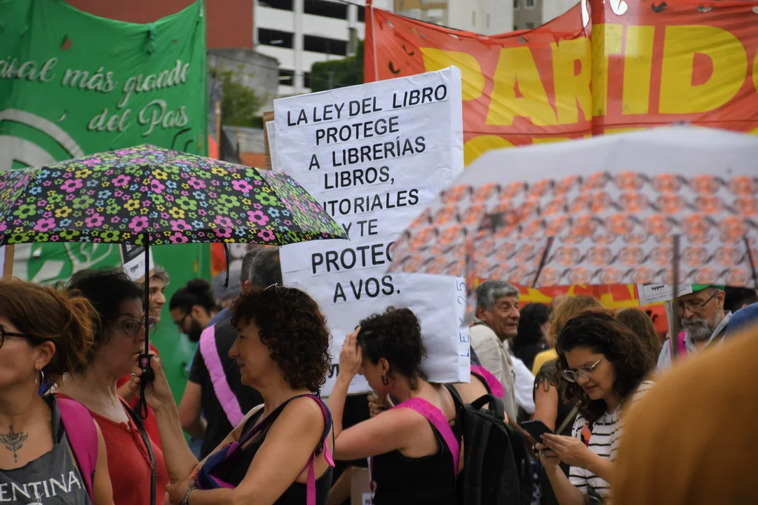 Miles de rosarinos marcharon en defensa de la cultura nacional
