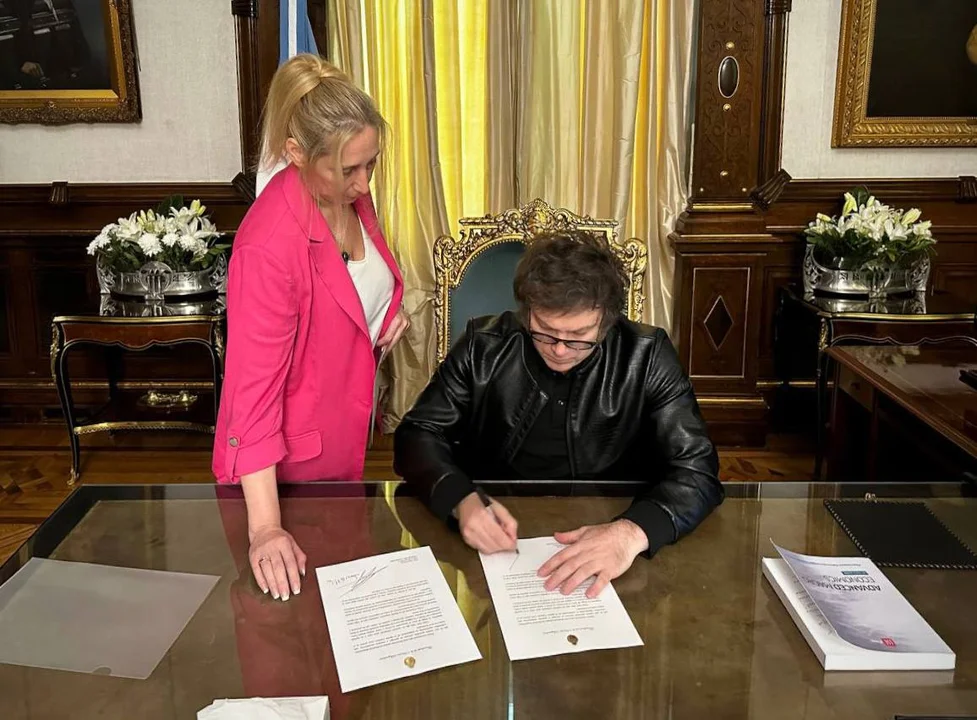 Milei invitó al Papa a la Argentina: “Su presencia contribuirá a la unidad”