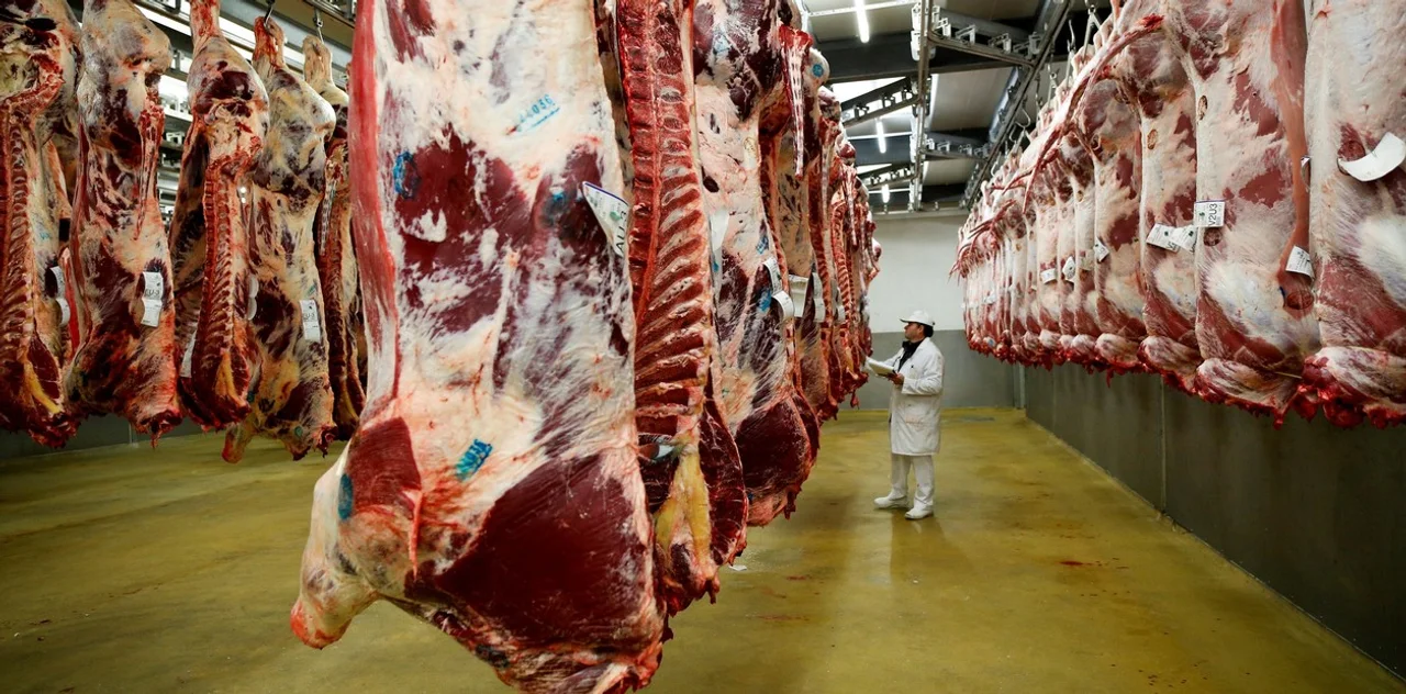 Trabajadores de la carne cierran acuerdo salarial del 324,5% para el 2024