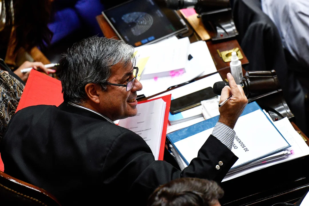 El peronismo quiere debatir presupuesto para universidades y jubilaciones