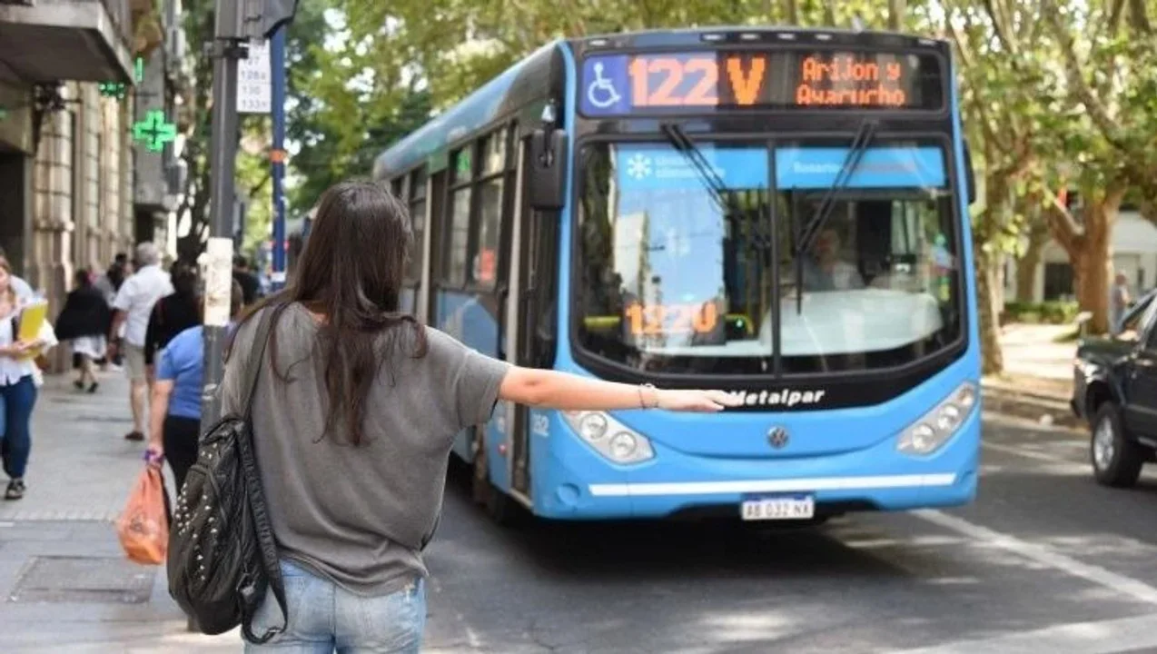 El Gobierno reduce los subsidios al transporte y desregula tarifas