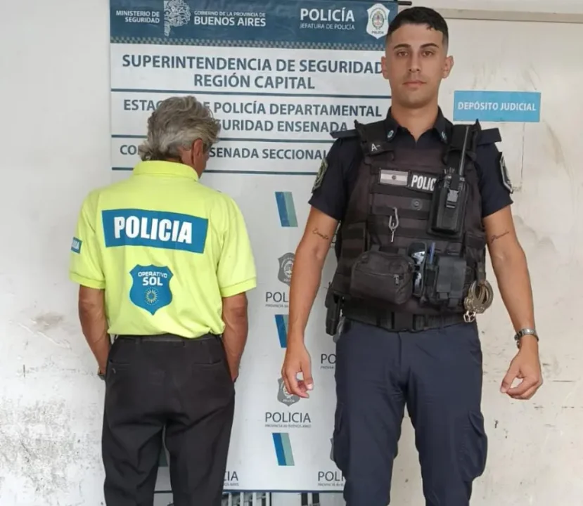 Se vistió de policia para no pagar el bondi y terminó preso