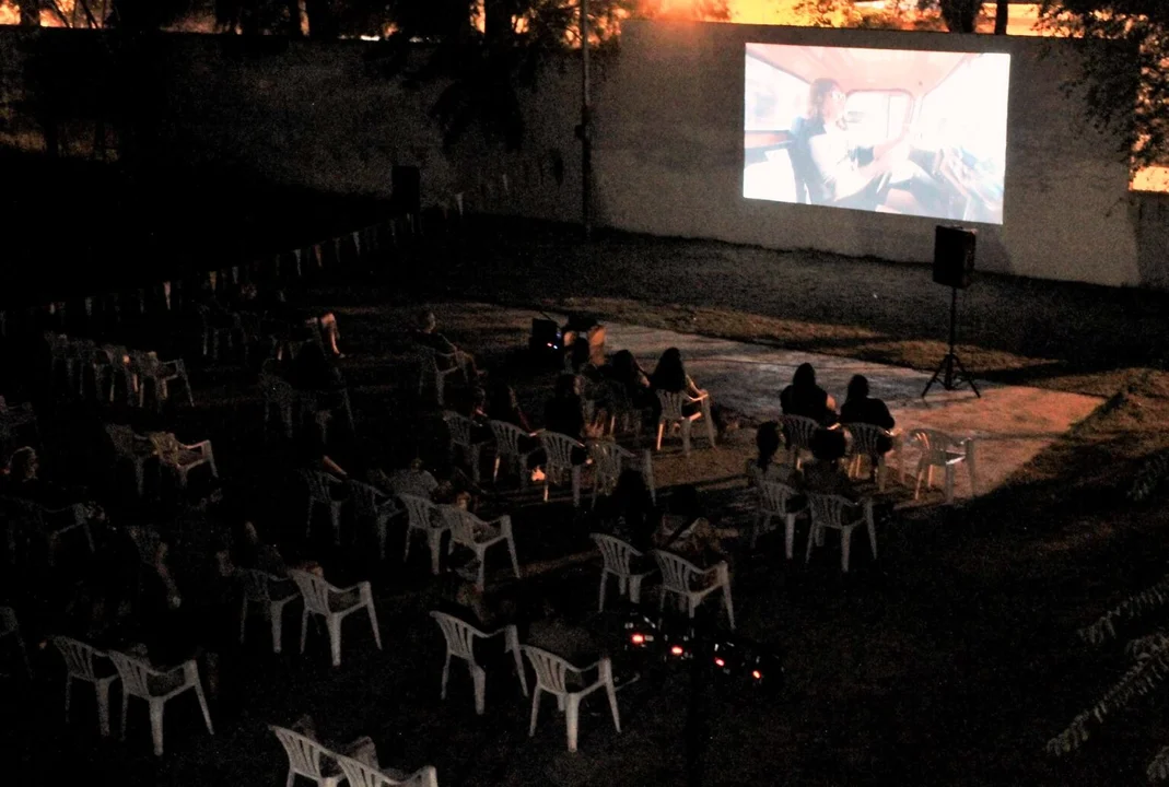 Casa Arijón vuelve a abrir sus puertas con cine al aire libre