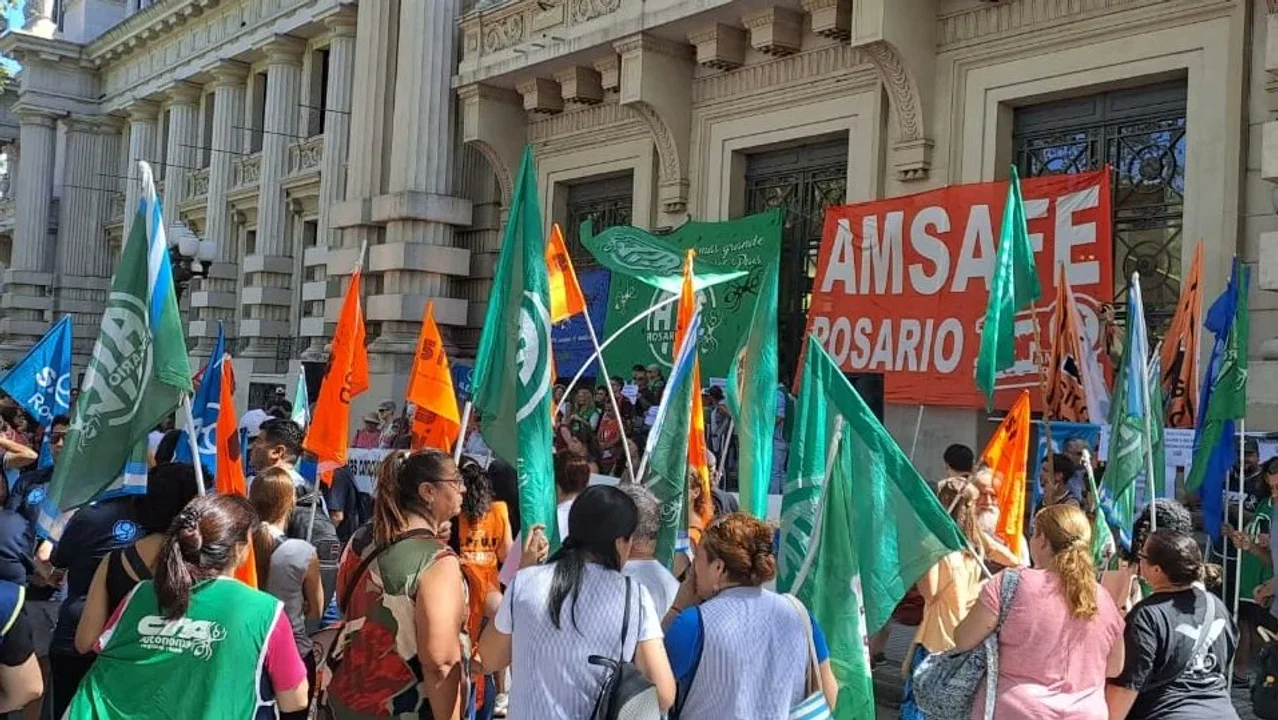 Docentes protestaron en Gobernación: "Vamos a un no inicio de clases"