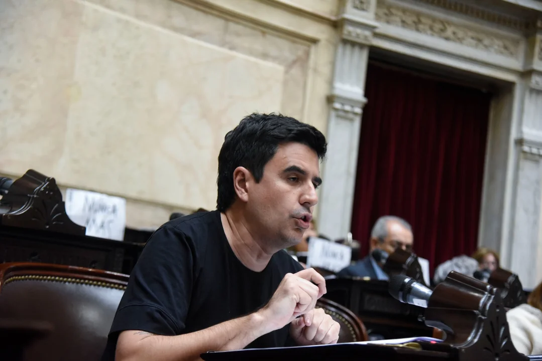 Diputados piden a Mondino que vaya a dar explicaciones por la causa Malvinas