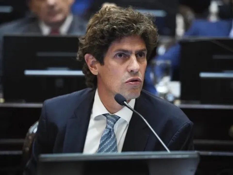 El rechazo al DNU expuso la interna de la UCR