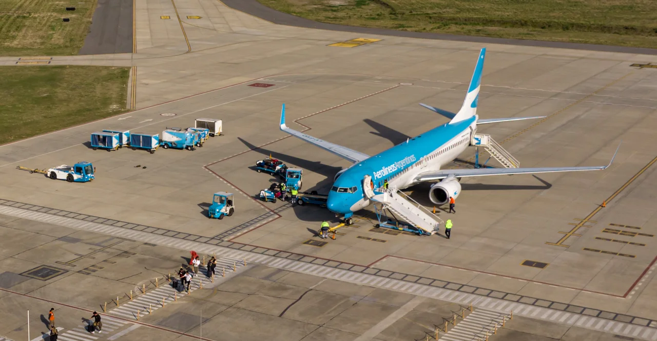Pilotos de avión y aeronavegantes anuncian un paro para el inicio de Semana Santa
