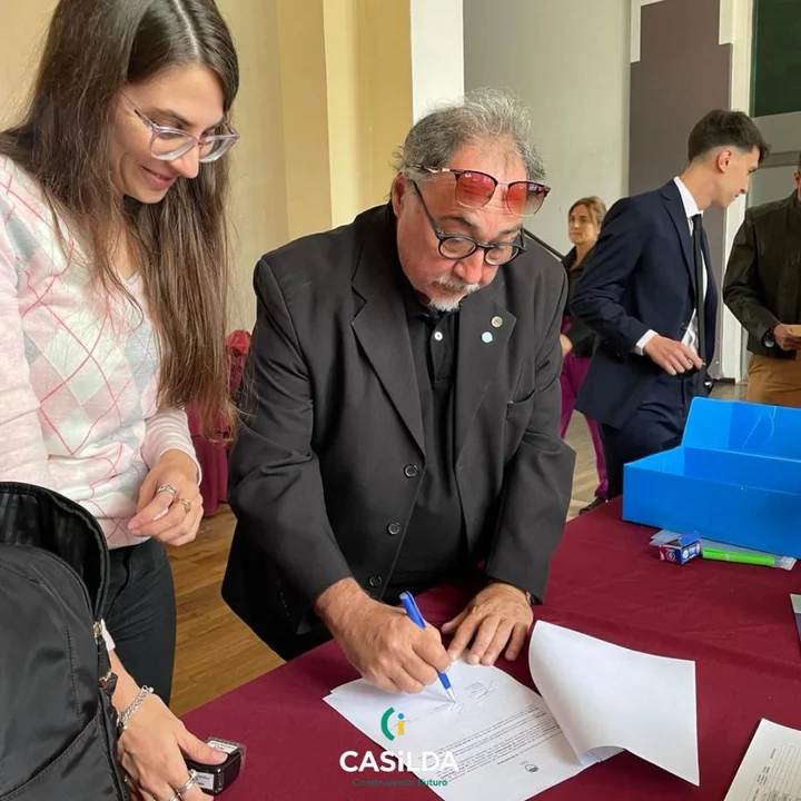 El intendente firmó un convenio para fortalecer los derechos de niñez y familia
