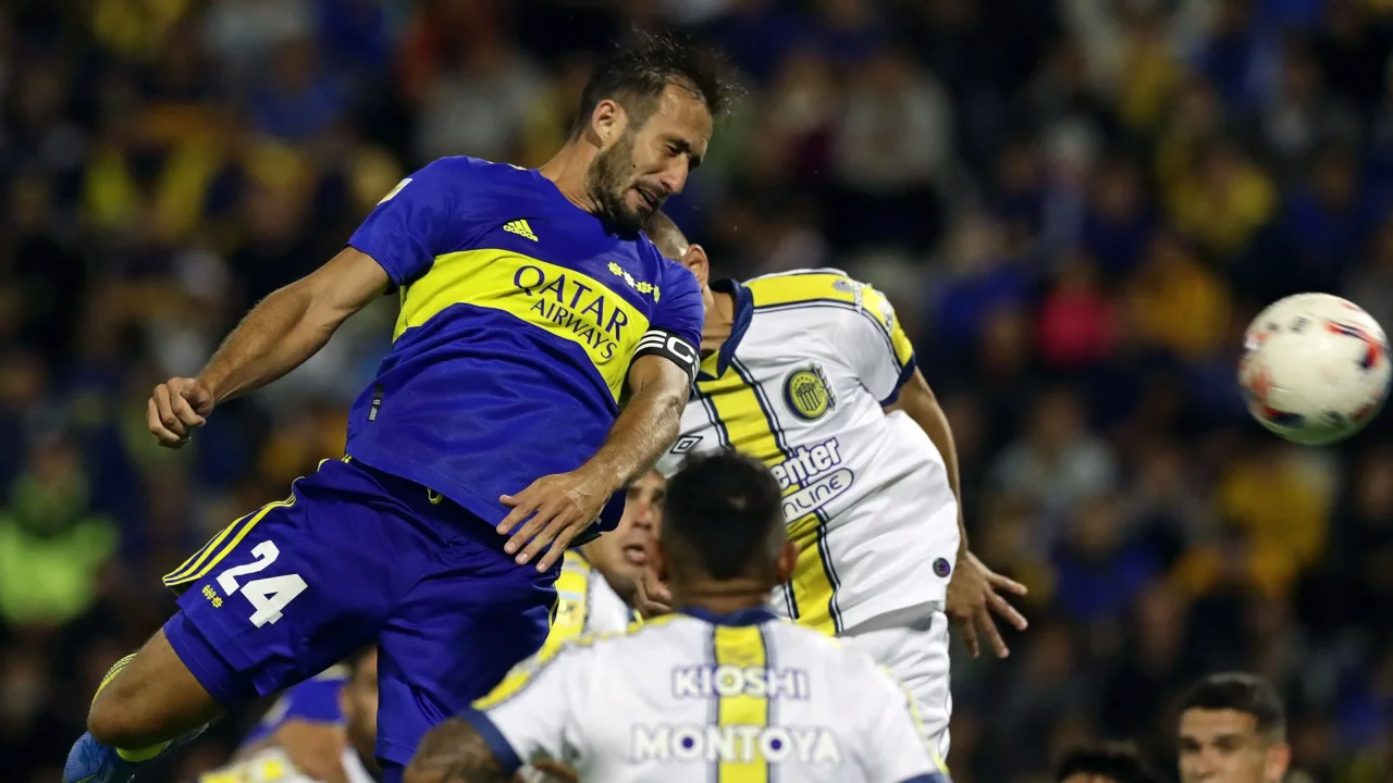 La Lepra mira de cerca a un ex defensor de Boca