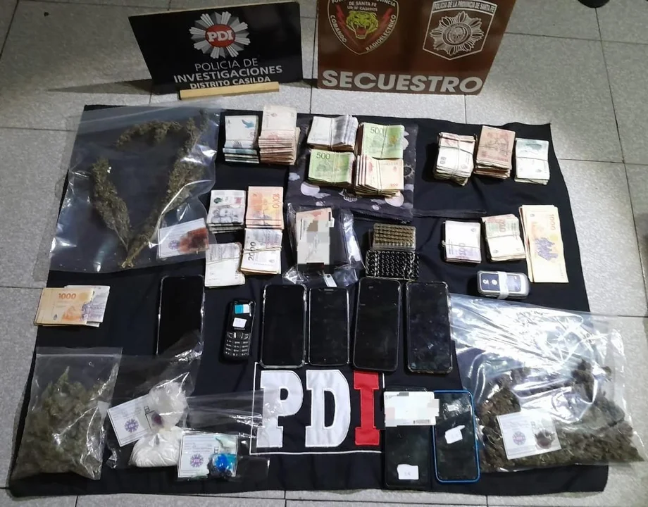 Tres personas detenidas por narcomenudeo