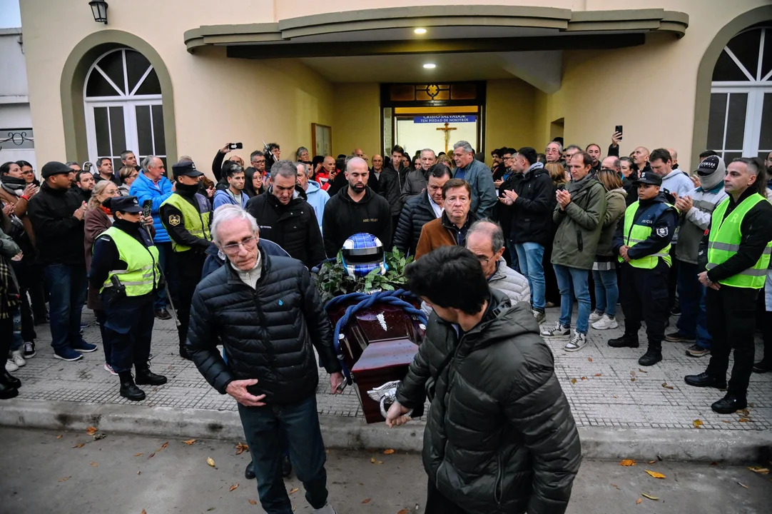El emotivo último adiós al ‘Flaco’ Traverso, en Ramallo y en las pistas