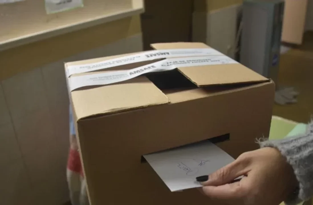 Los docentes eligen entre la aceptación en disconformidad y el rechazo total
