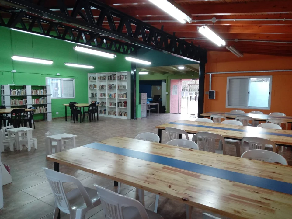 Asociate gratuitamente a la biblioteca 'Edmundo de Amicis'