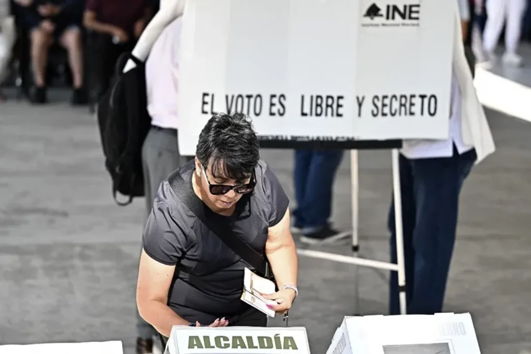 Mexico elige presidente en los comicios más grandes de la historia del país