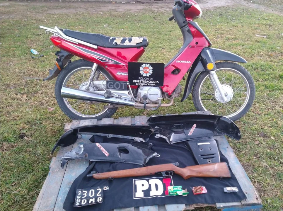 Allanamiento en Roldán y recuperación de una motocicleta sustraída