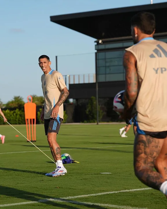 Di María ya se entrena con la Selección, mientras Central espera una respuesta